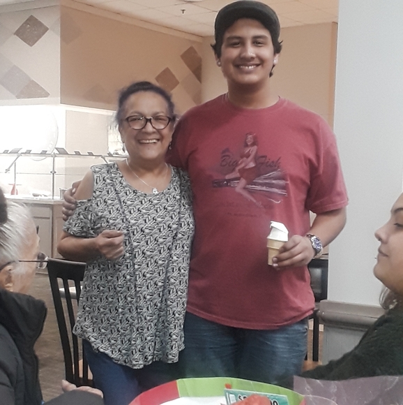 Meet your Posher, Noelia - Picture 2 of 2